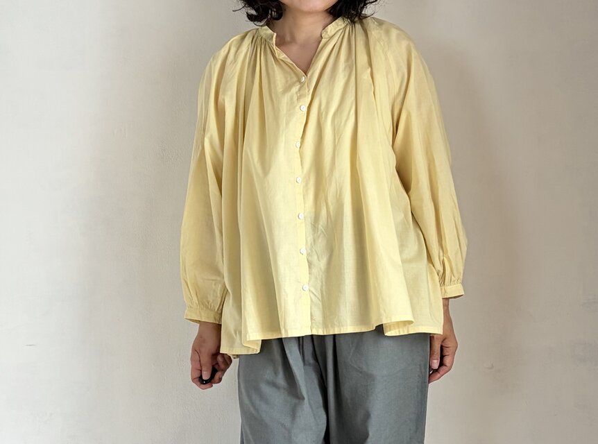 サンプル特別価格】スモッグギャザーブラウス「lemon cream】 | iichi