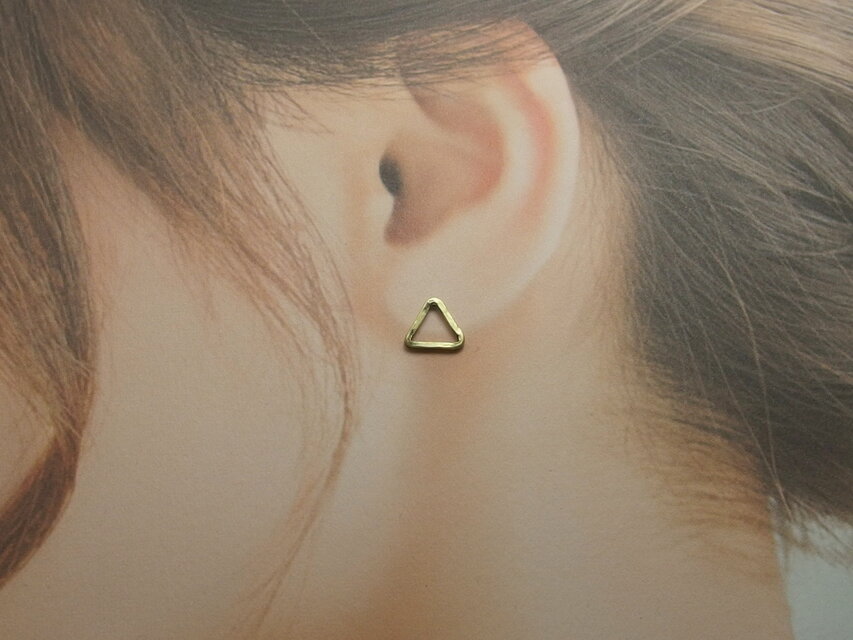 三角ピアス 真鍮【brass】両耳用2つセット つちめ/シンプル/艶消し
