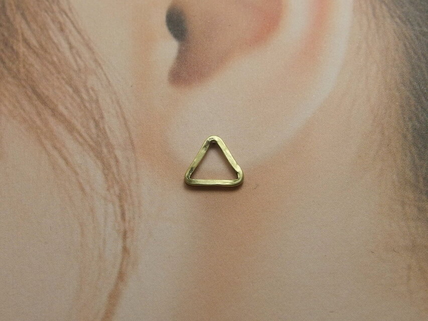 三角ピアス 真鍮【brass】両耳用2つセット つちめ/シンプル/艶消し