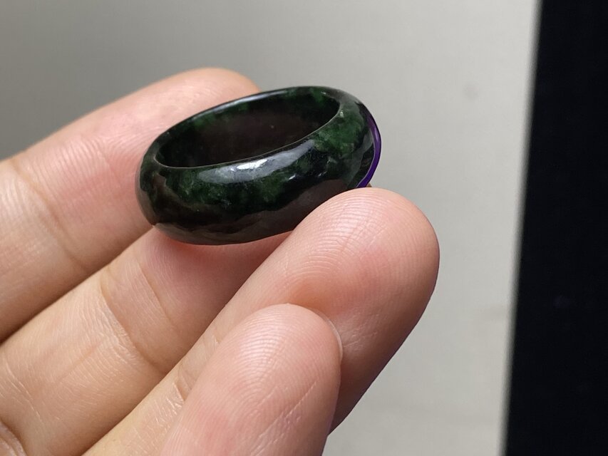 L18-139 一点物 黒緑 13.5号 ミャンマー産A貨本翡翠くりぬき リング L18-139 一点物 黒緑 13.5号 ミャンマー産天然 A貨 本翡翠 くりぬき