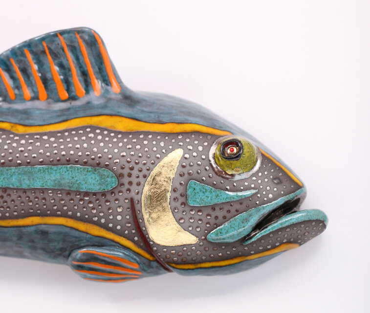 魚の壁掛け陶芸彫刻 手作り陶器の壁飾り お守りインテリアオブジェ