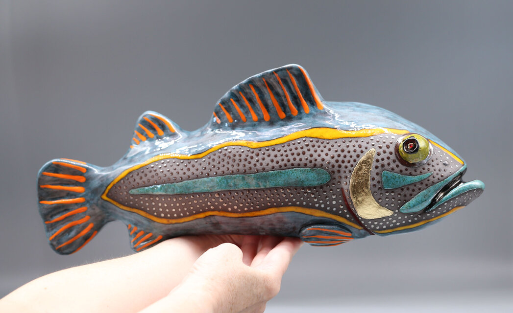 壁掛け　魚アート陶板 魚の壁掛け陶芸彫刻 手作り陶器の壁飾り お守りインテリアオブジェ