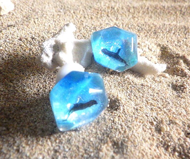 Sunshine Aqua Dolphin Earrings（蝶バネクリップタイプ） | iichi