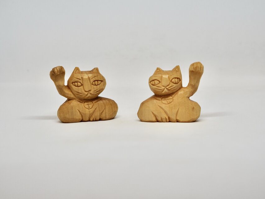 招き猫 左右二体〈黄楊〉 | iichi 日々の暮らしを心地よくする