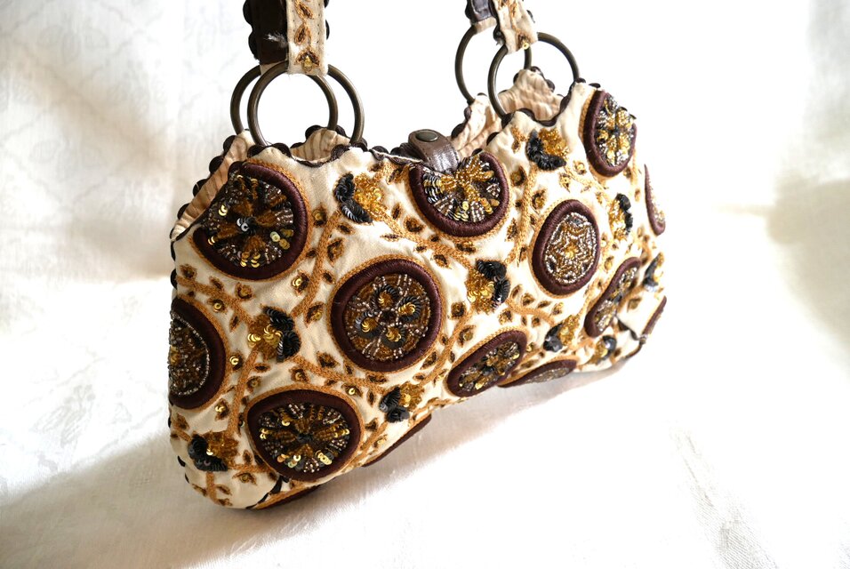 極美品 ジャマンピュエッシュ ハンドバッグ アクセサリーポーチ 装飾 ビジュー JAMIN PUECH】ジャマンピュエッシュ 刺繍とビーズ装飾のハンドバッグ
