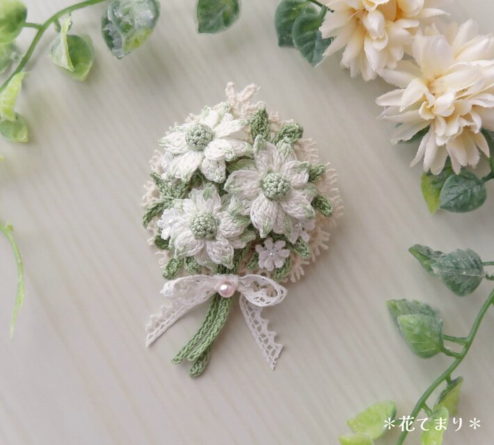 レース編み フランネルフラワーの小さな花束ブローチ | iichi 日々の