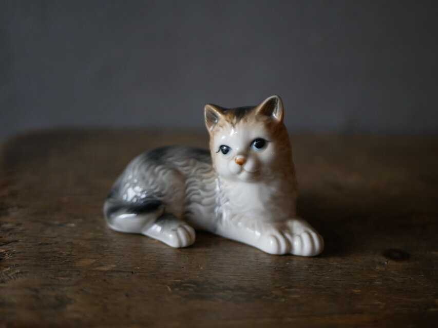 neko 3 フィギュリン 猫 ヨーロッパヴィンテージ ブロカントのある