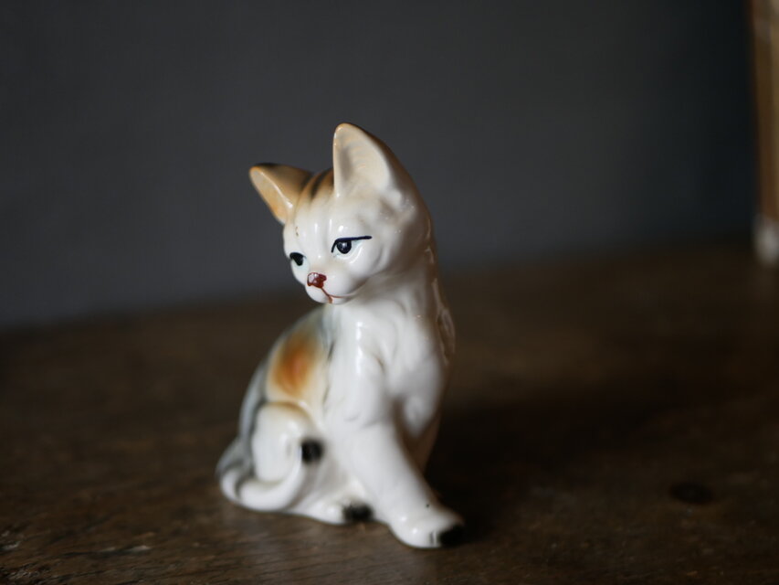 neko 1 フィギュリン 猫 フランスヴィンテージ ブロカントのある