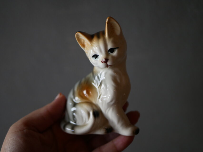 neko 1 フィギュリン 猫 フランスヴィンテージ ブロカントのある