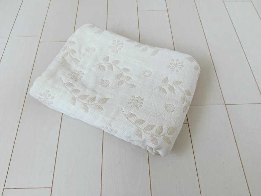 北欧風植物柄やわらか6重ガーゼのブランケット *73x107cm* | iichi