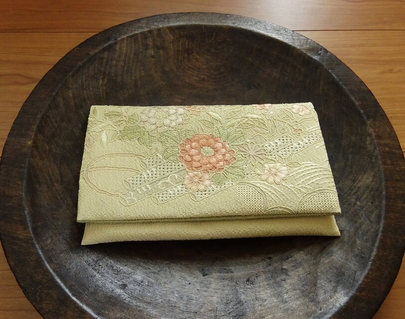 刺繍を楽しむお懐紙入れ（壱） | iichi 日々の暮らしを心地よくする