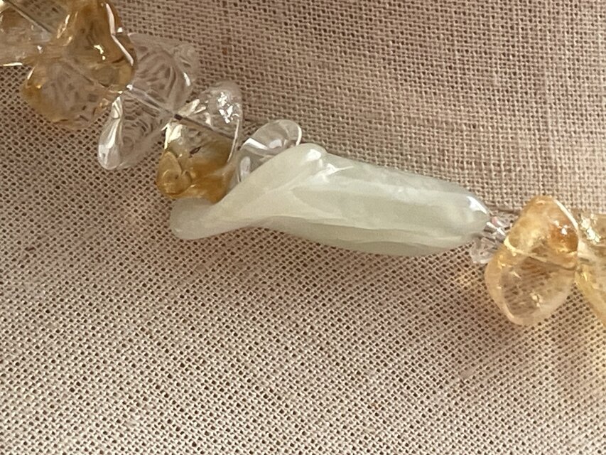 訳あり》麗しきカラーと黄金色のネックレス | iichi 日々の暮らしを