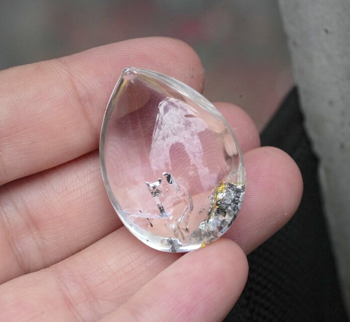 古代の水☆水入り水晶 s1631 | iichi 日々の暮らしを心地よくする