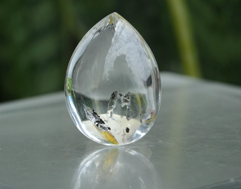 古代の水☆水入り水晶 s1631 | iichi 日々の暮らしを心地よくする
