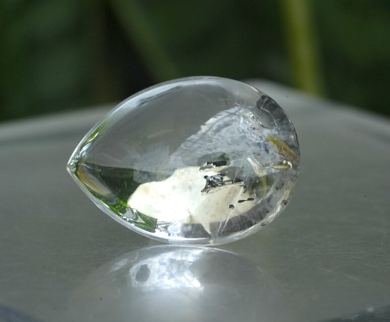 古代の水☆水入り水晶 s1631 | iichi 日々の暮らしを心地よくする