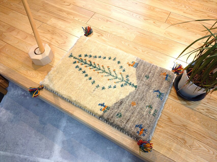 ハンドメイド ペルシャ ギャッベ 玄関マット小 60.5x42㎝ ベージュ
