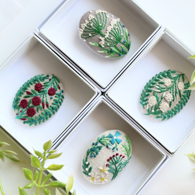 草花の刺繍ブローチ(botanical）#506 | iichi 日々の暮らしを心地よく