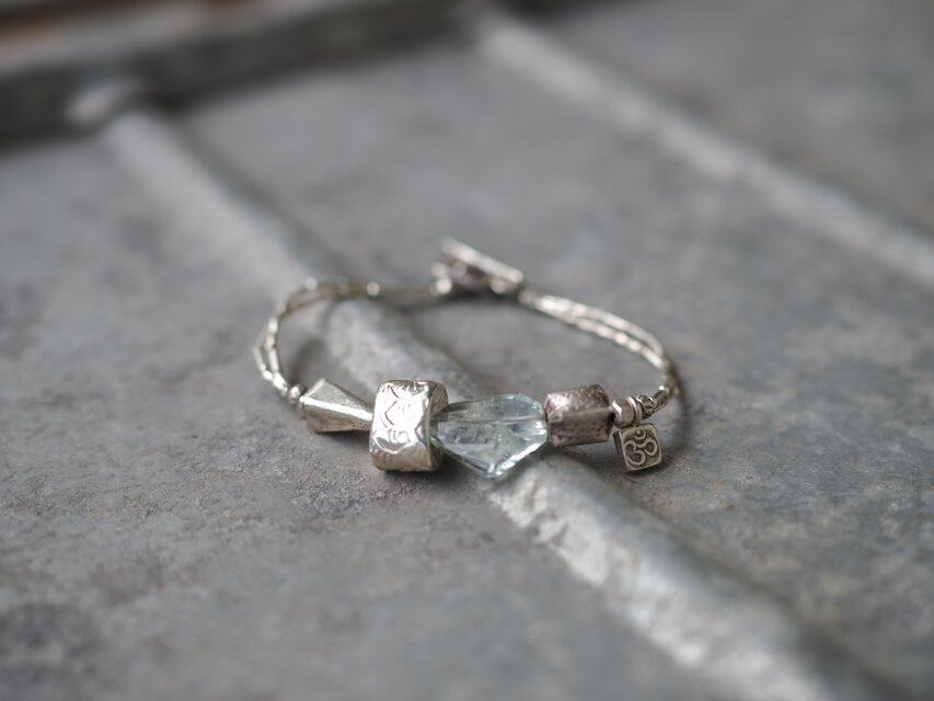 Karensilver・Aquamarine- '2line' silver bracelet | iichi 日々の