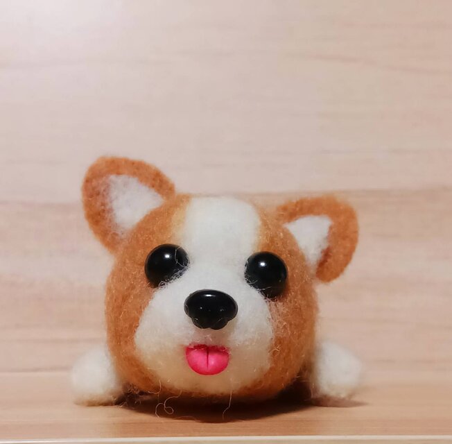 羊毛フェルト お顔と お尻が可愛いコーギー | iichi 日々の暮らしを