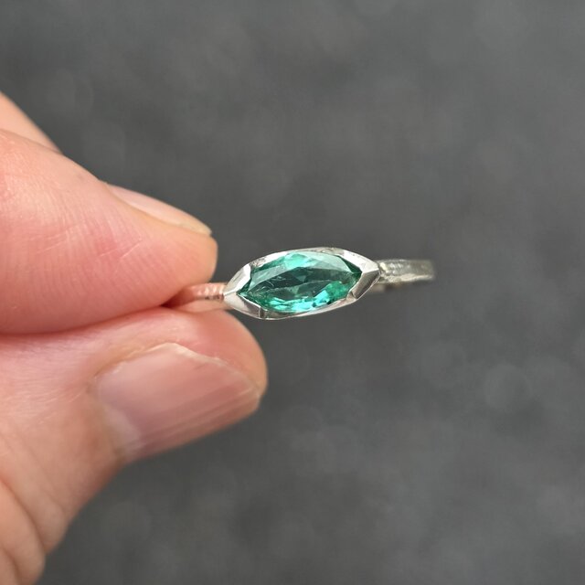 エメラルド 0.53ct マーキスカット シルバーSV925リング | iichi 日々