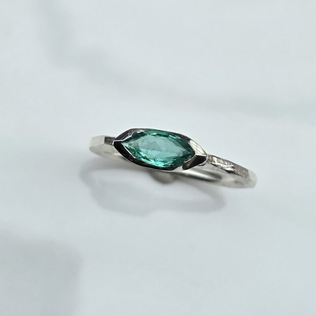 エメラルド 0.53ct マーキスカット シルバーSV925リング | iichi 日々