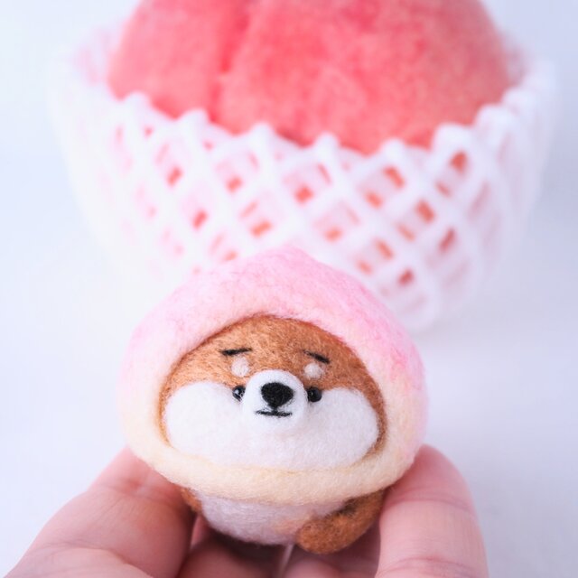 受注制作】桃になりきるまゆ柴犬(赤柴・黒柴・白柴)羊毛フェルト