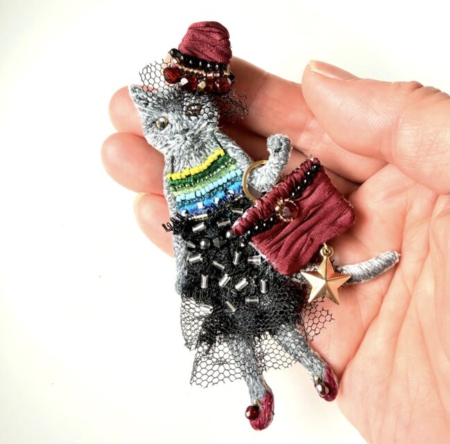 ブリティッシュショートヘアー】手刺繍 ブローチ 星とお出かけ 2way