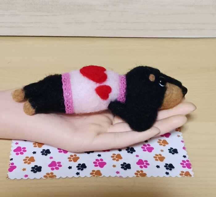 羊毛フェルト ミニチュアダックスフンド | iichi 日々の暮らしを
