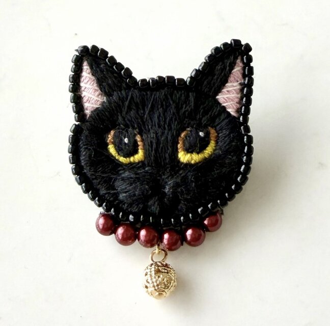 黒猫】手刺繍ブローチ 2way仕様(バッグチャームオプション有) 愛猫 猫