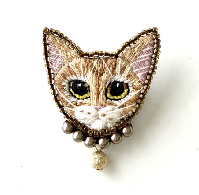 アビシニアン猫】手刺繍ブローチ 2way仕様(バッグチャームオプション