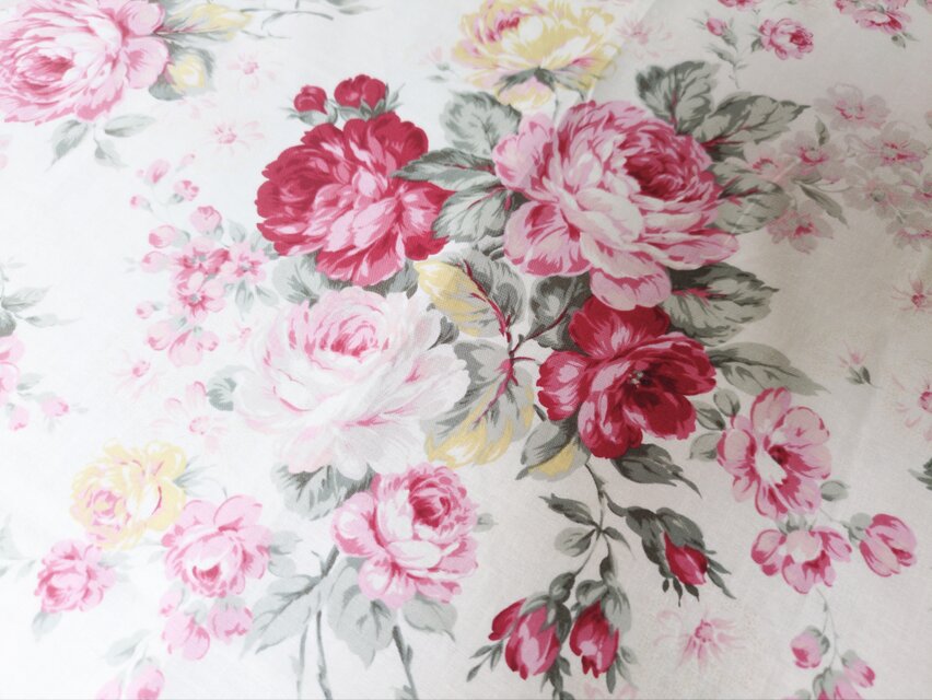 希少なLECIENローズガーデン♡薔薇柄テーブルクロス＊トーションレース仕立て 希少なLECIENローズガーデン♡薔薇柄テーブルクロス＊トーションレース