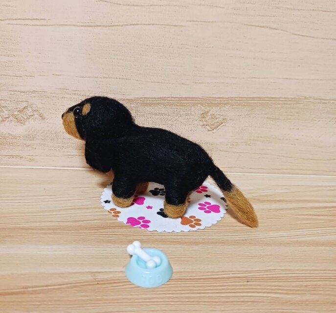 羊毛フェルト 小っちゃくて可愛いクロタンミニチュアダックスフンド