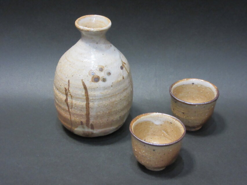 絵唐津酒器セット（梅） | iichi 日々の暮らしを心地よくする