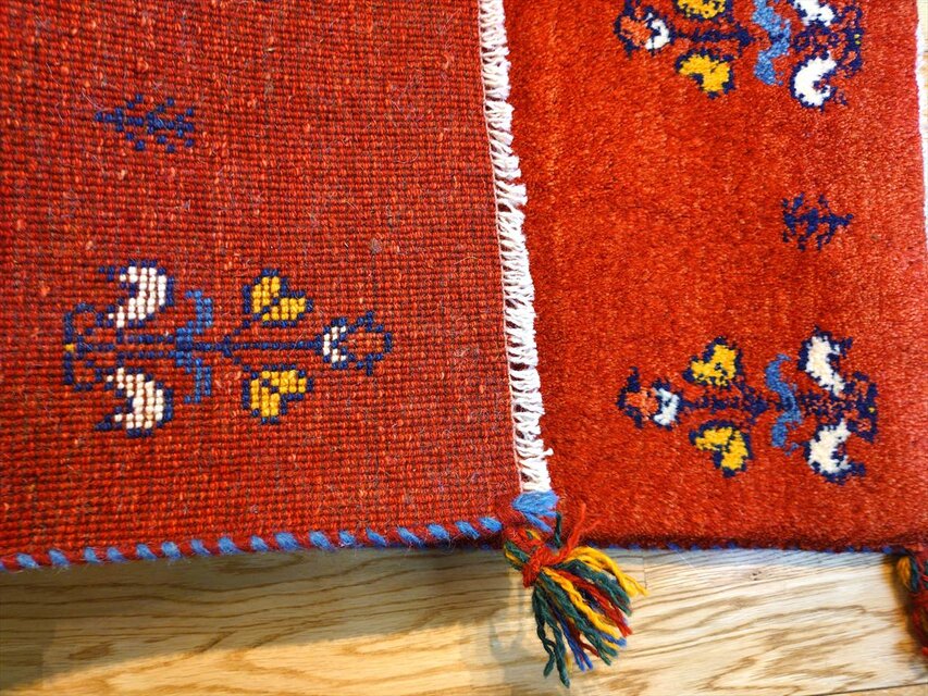 ハンドメイド ペルシャ ギャッベ ミニランナー ラグ 115x40cm 茜色 花