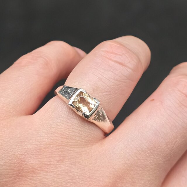 インペリアルトパーズ 1.24ct 槌目印台 シルバーSV925リング | iichi