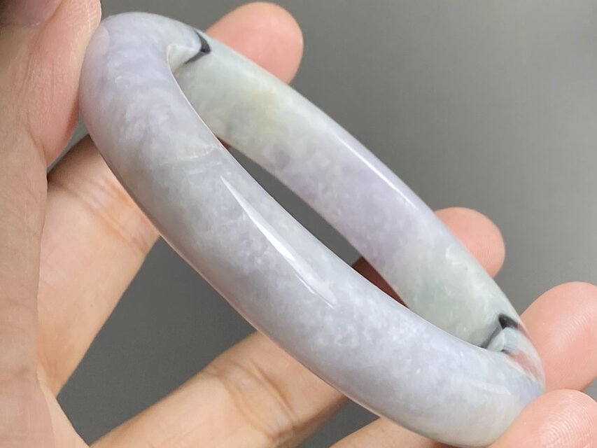 BG9-57 薄白青 56.8mm ミャンマー産 A貨 本翡翠 バングル | iichi 日々