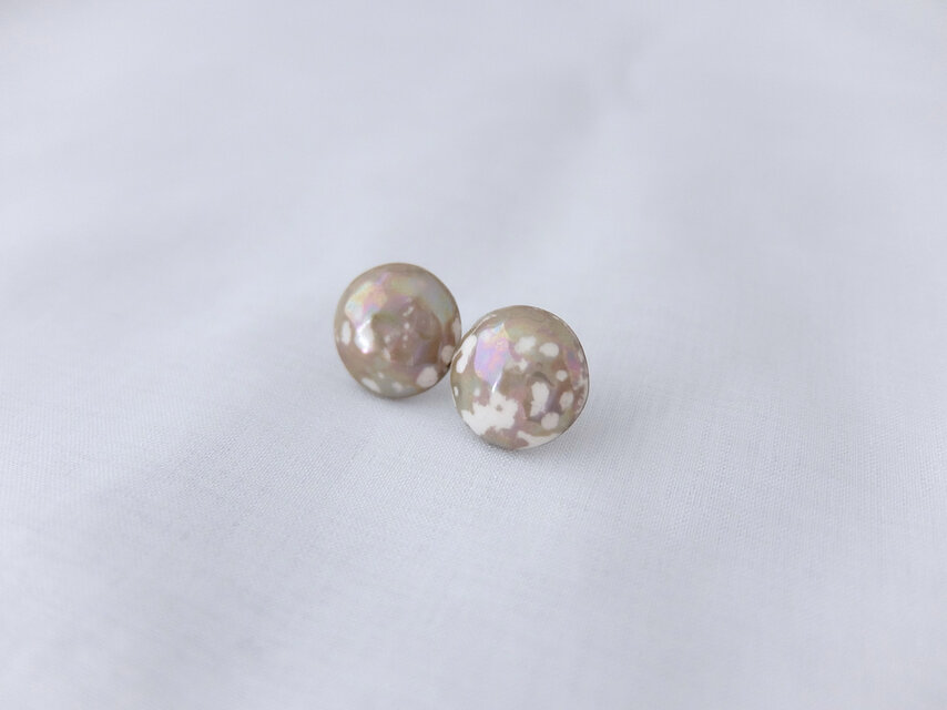 ピアス prism gris | iichi 日々の暮らしを心地よくするハンドメイドや