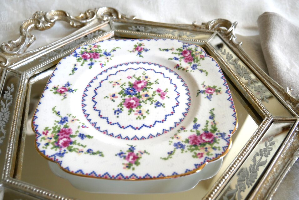イギリス【Royal Albert】プチポワンシリーズ 四角形 デザート皿