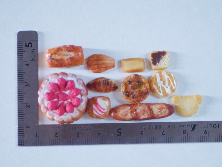 ミニチュアフード パンと焼菓子セット | iichi 日々の暮らしを心地よく