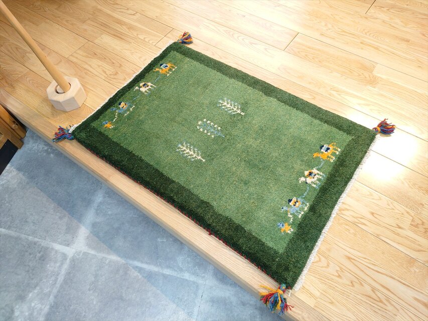 ペルシャギャッベ / サイズ：87x87cm。…zg2。 ペルシャギャッベ