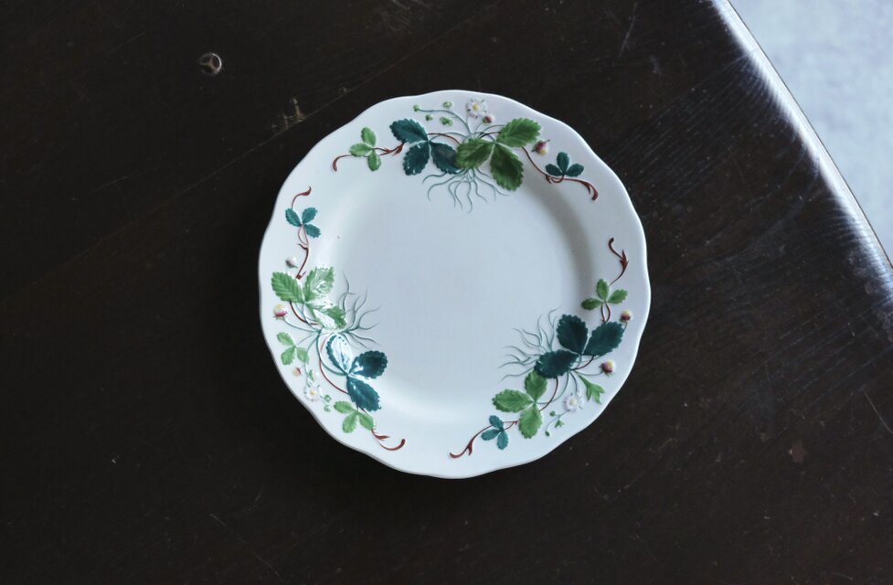 Creil&Montereau 彩色 いちご レリーフ皿 平皿 クレイユエモントロー