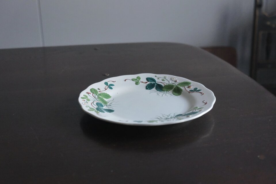 Creil&Montereau 彩色 いちご レリーフ皿 平皿 クレイユエモントロー