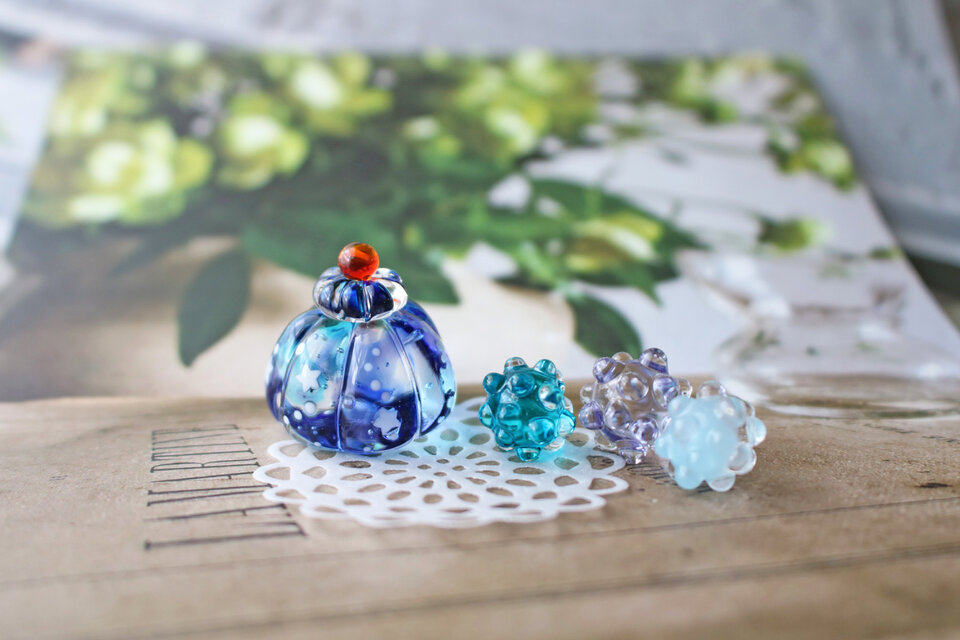星降る夜のガラスゼリー～星屑を浮かべて】～ガラスのミニチュア洋菓子
