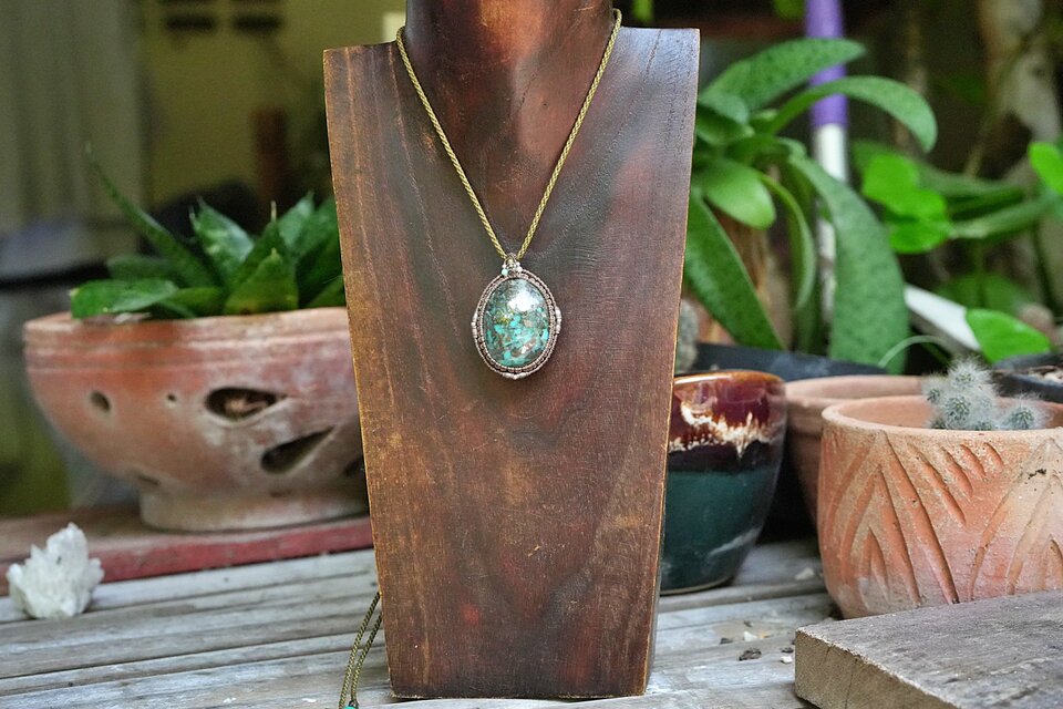 天眼瑪瑙·レトロ民族風ハンドメイドアクセサリー Emerald マクラメネックレス 2703 | iichi 日々の暮らしを心地よくする
