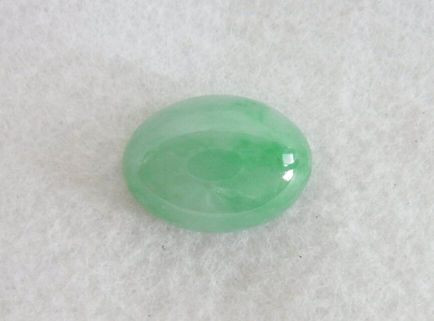 天然ジェイダイト ひすい 11.525ct 半透明緑色 中央宝石研究所鑑別書