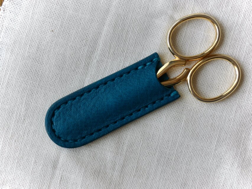 糸切りはさみケース／刺繍はさみカバー／ネイルシザー／革／ターコイズ