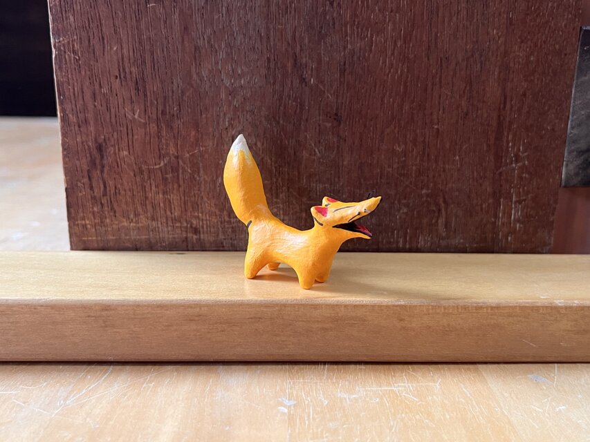 置物「野の狐 山吹」 | iichi 日々の暮らしを心地よくするハンドメイド