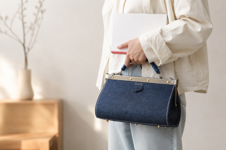 切線派】本革 がま口バッグ 手作りのレザーショルダーバッグレディース