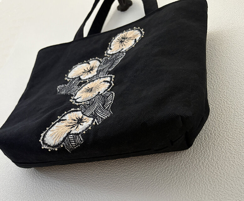 ミナペルホネンのモチーフ「journal」アップリケかばん | iichi 日々の