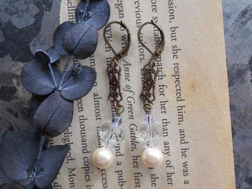 アンティーク　ガラス　ハンドメイド　アクセサリー　ブラジル 朝の光～（vintageガラスパール/チェコガラス） | iichi 日々の暮らし